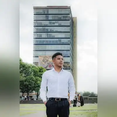 龙梦蔚